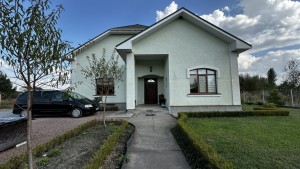 Житомирська (с. Сингури, Житомирский район) - Продається будинок, 157000 $ - АФНУ